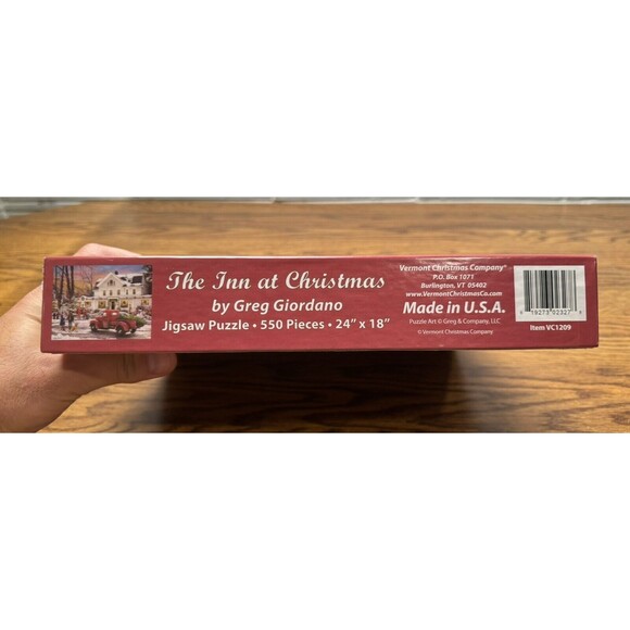 Vermont Christmas Company The Inn at Christmas‎ 550 Piece Jigsaw Puzzle - Picture 4 of 8